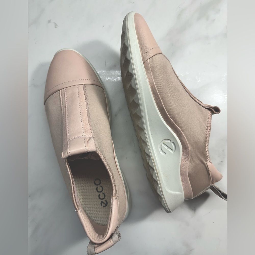 ECCO Flexure Runner Slip On Light Pink Leather Trim Shoes, Women's US 6 EU 37